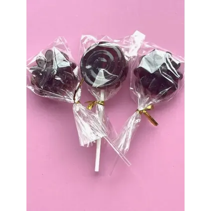 Kjærlighet-på-pinne m/cola