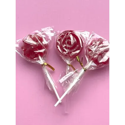 Kjærlighet-på-pinne m/jordbær